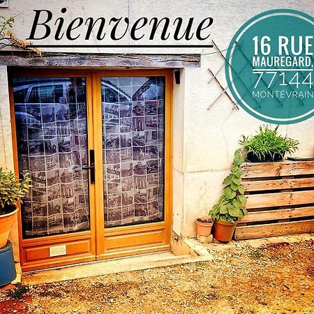 Celui Qui Passait Le Week-End A Disneyland Montévrain Exterior foto